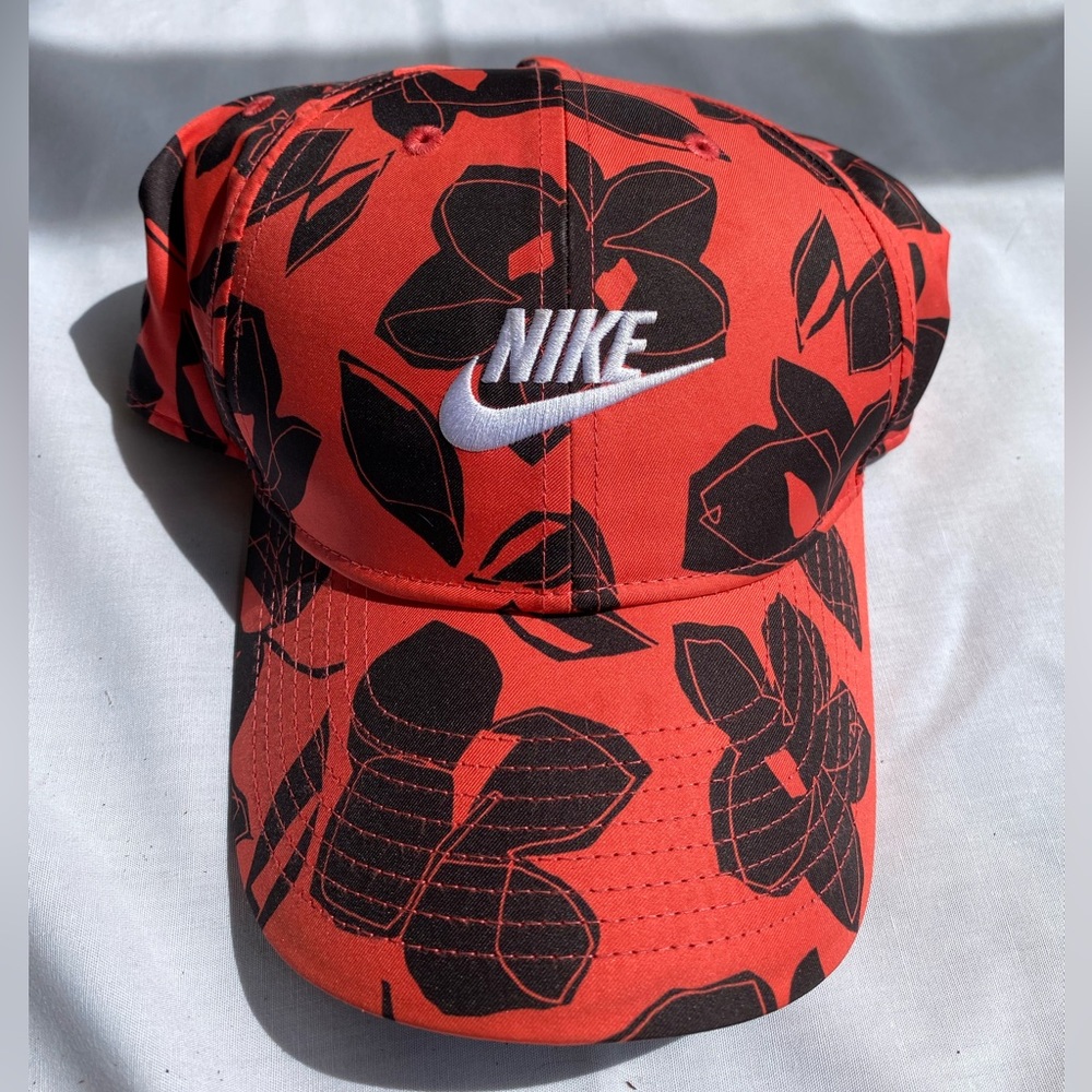Nike Aerobill Legacy 91 Floral Hat With Adjustable Strap OS